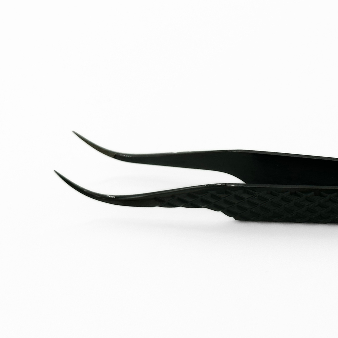 Ellee-Flow Curved Tweezer